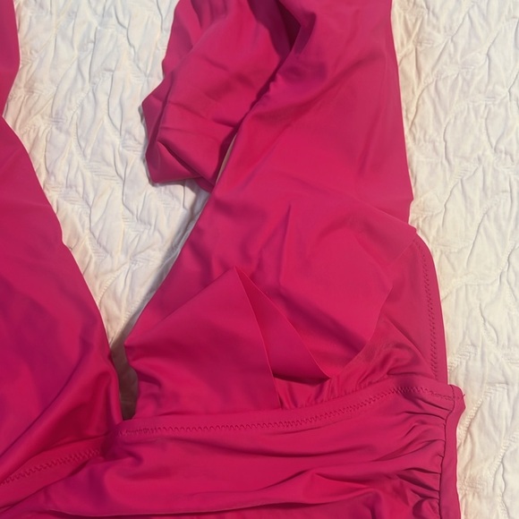 Ruched ruffle one-piece swimsuit - Picture 6 of 8